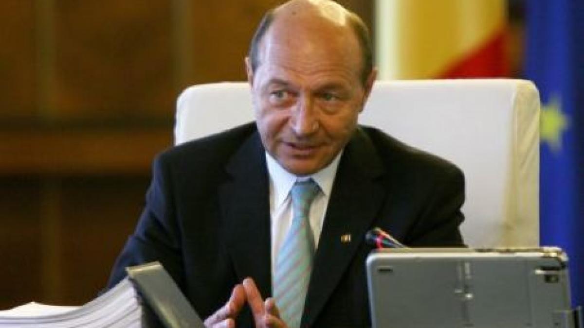 Băsescu: Continui să cer guvernului reducerea cheltuielilor sociale (VIDEO)