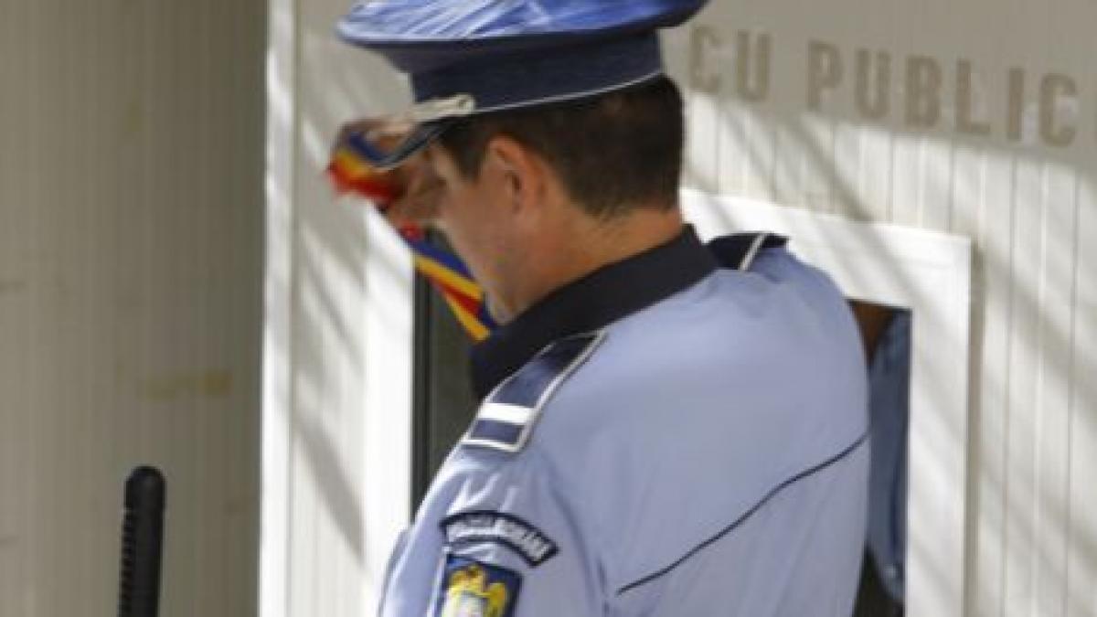 Un poliţist din Câmpina a fost arestat pentru luare de mită 