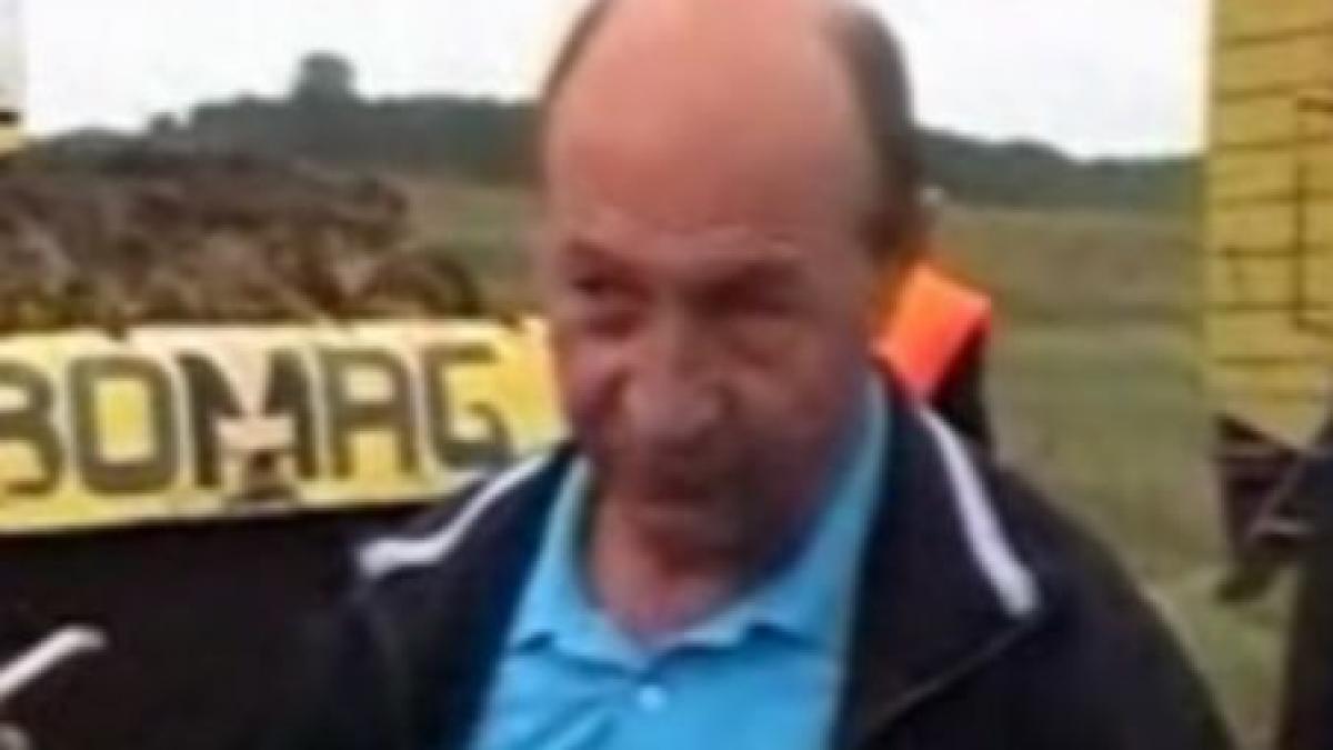 Băsescu, către reprezentantul unei firme: Vezi că ne luăm de ciuf rău! (VIDEO)