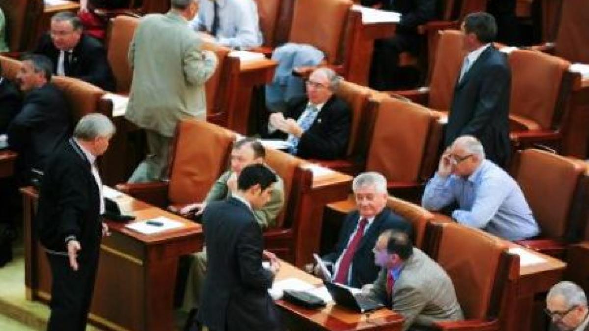 Deputaţii dezbat moţiunea simplă pe Agricultură