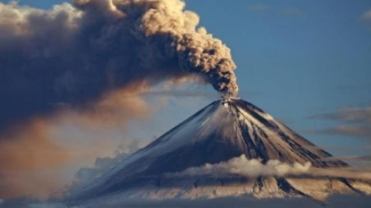 Vulcanul indonezian Sinaburg, cea mai puternică erupţie din ultimii 400 de ani