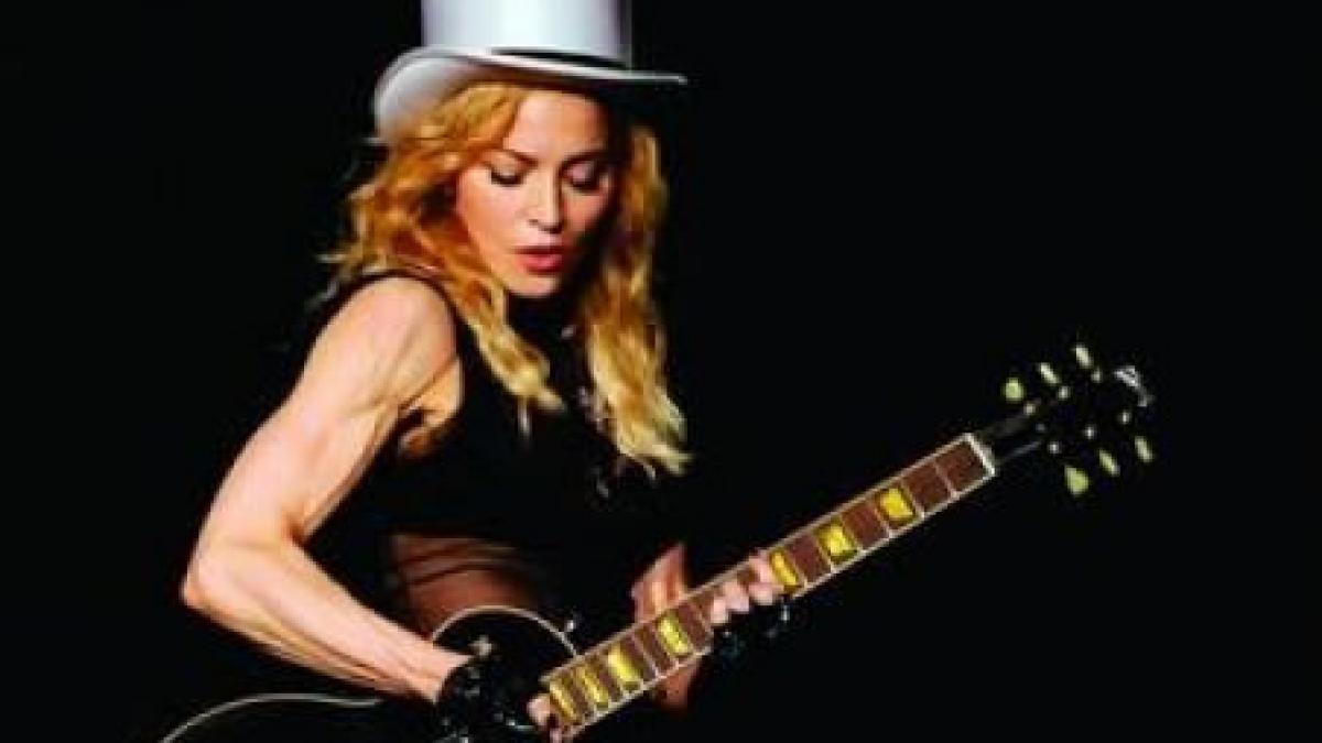 ?Madonna ? o biografie?, numai cu revista Felicia