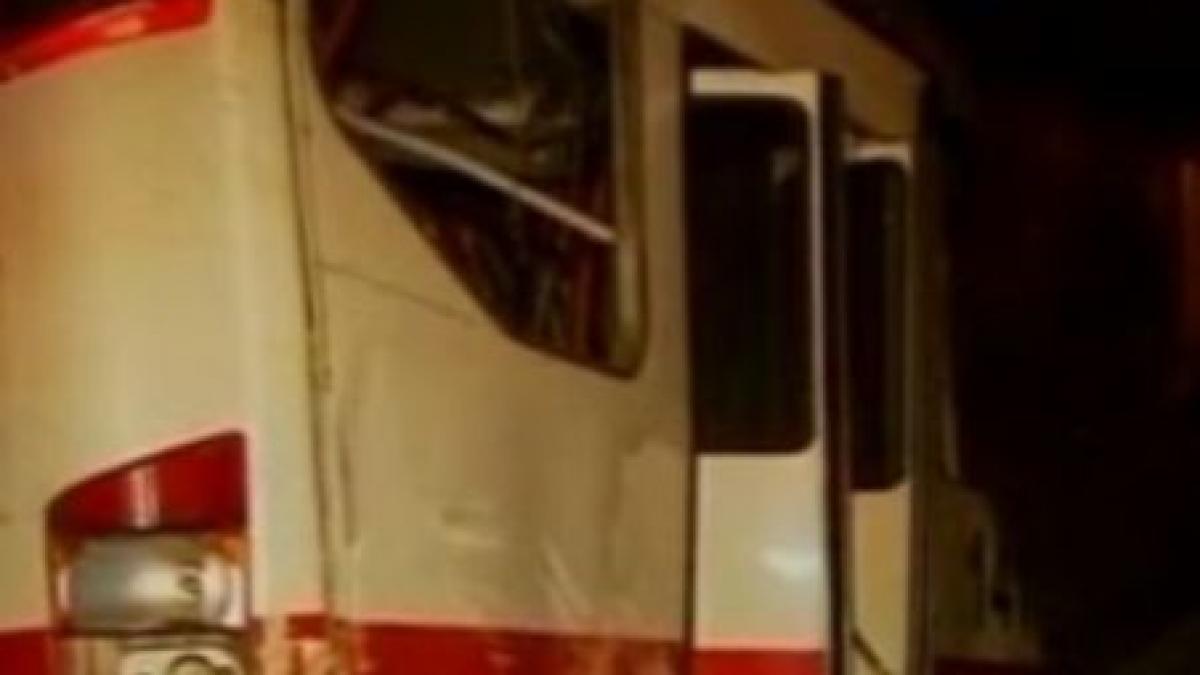 Tragedie în Brazilia: Nouă morţi, după ce un autobuz a fost lovit de un tren de marfă (VIDEO)