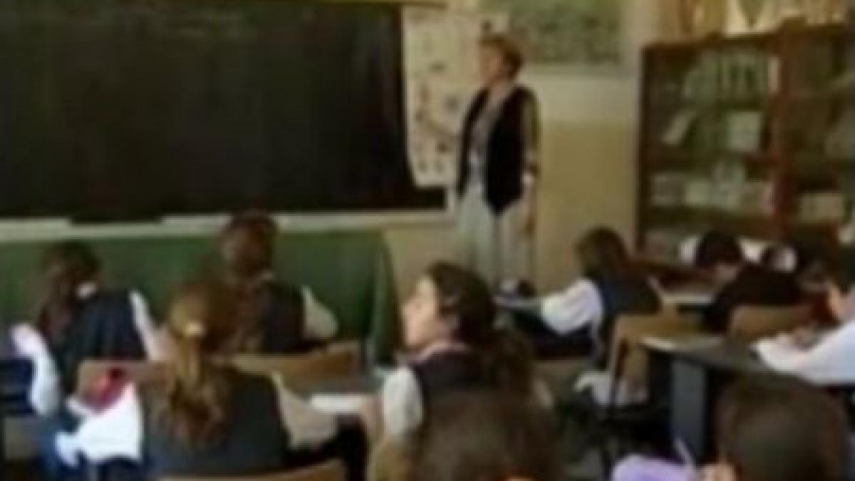 România, în pericol de a rămâne fără dascăli. 40 de profesori mureşeni şi-au dat demisiile din cauza reducerilor salariale (VIDEO)