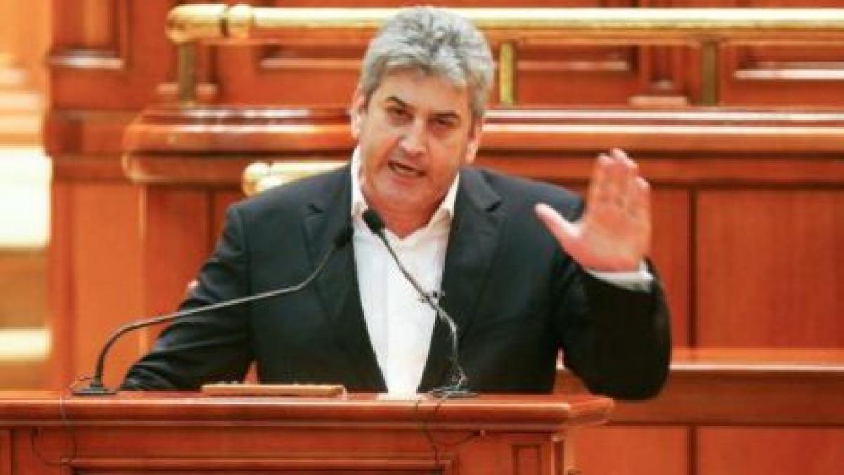 Gabriel Oprea: Pensiile militare nu vor scădea sub 3.000 de lei. Unele vor creşte (VIDEO)