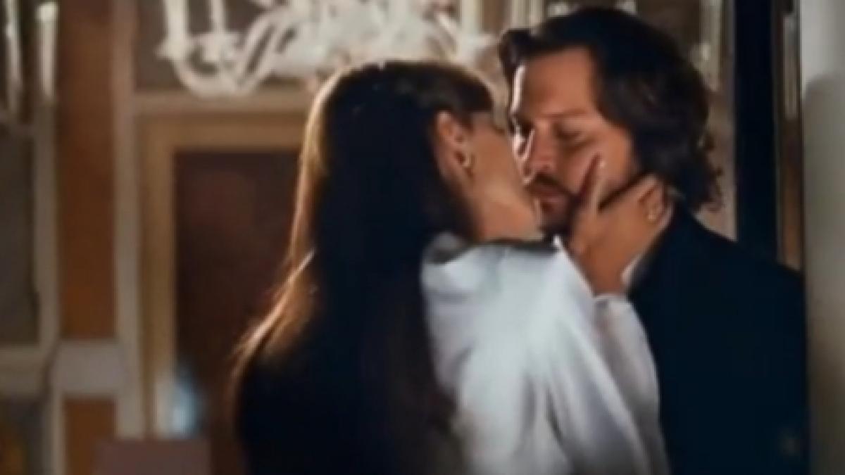 Angelina Jolie îl sărută pe Johnny Depp în "The Tourist" (VIDEO)