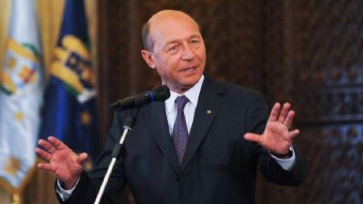 Băsescu: Aveţi un preşedinte care se respectă, nu încercaţi să îl umiliţi (VIDEO)