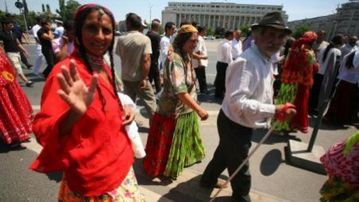 150 de romi au protestat în faţa ambasadei franceze din Sofia