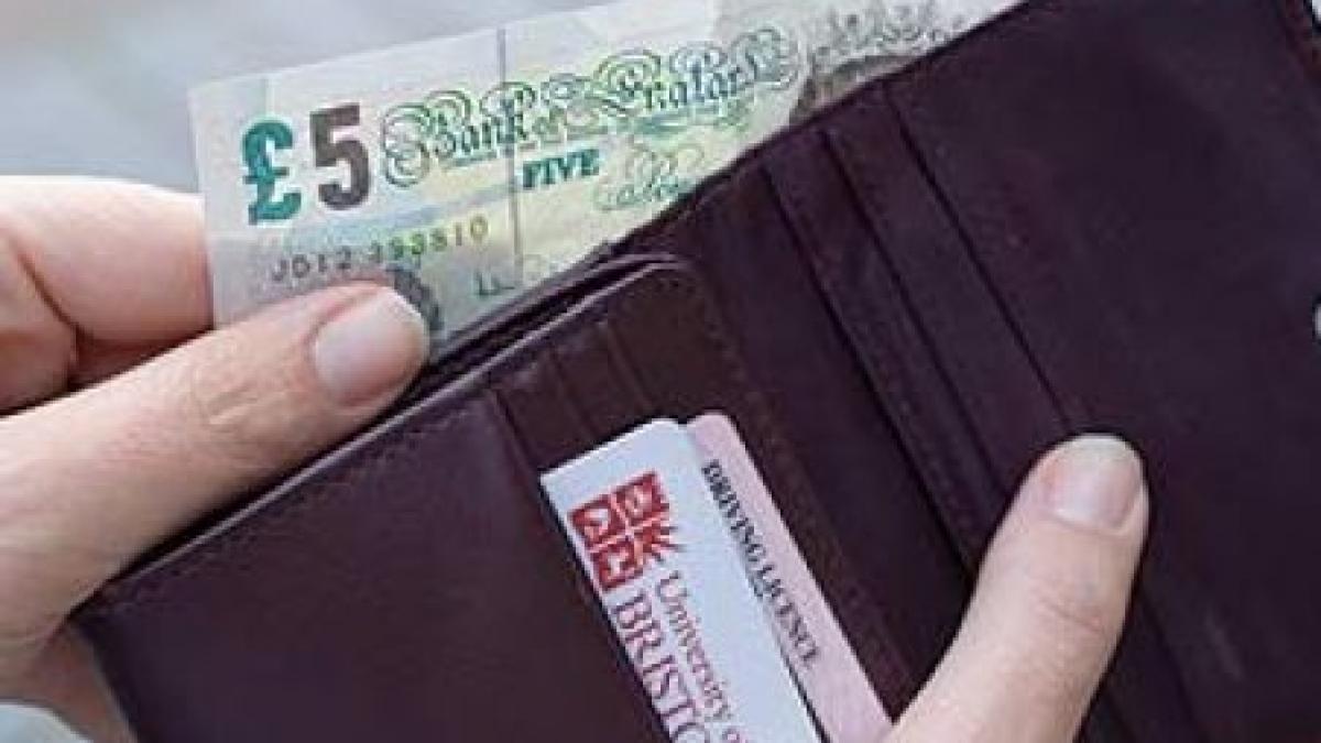 Salariile britanicilor ar putea ajunge mai întâi la Fisc şi apoi la angajaţi