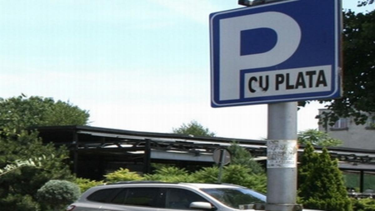 Angajaţii unui spital din Arad, taxaţi ca să parcheze în curtea instituţiei