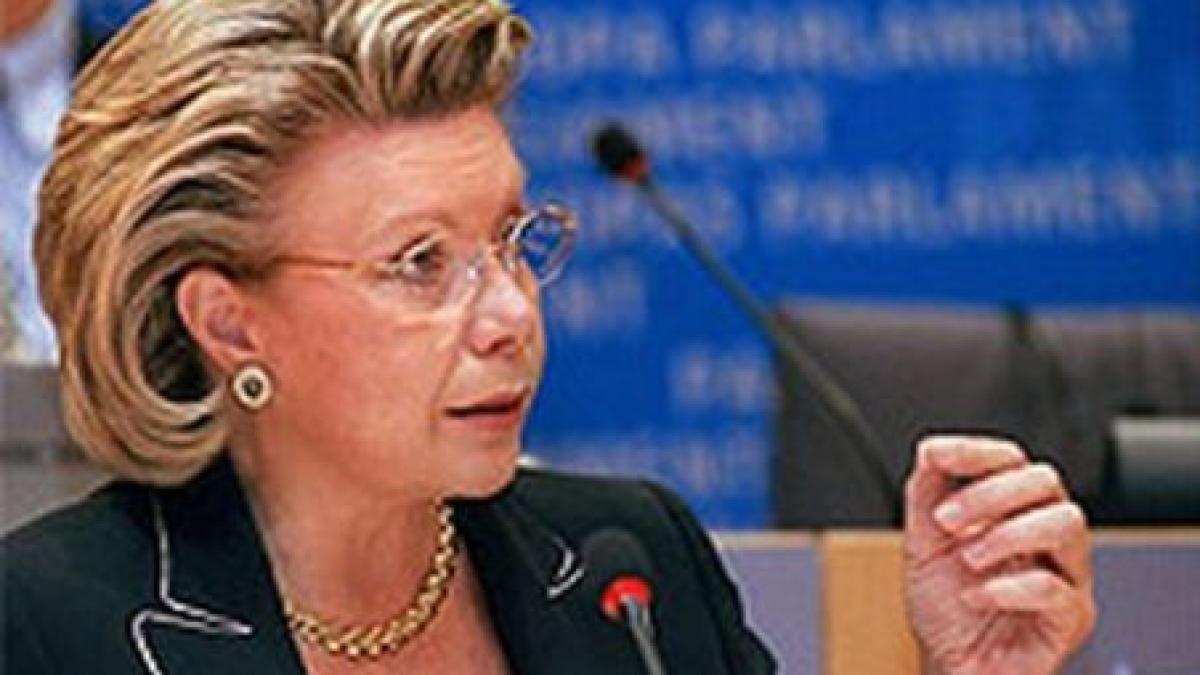 Viviane Reding se simte "mai puternică" după polemica cu privire la romi 