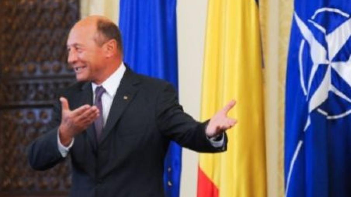 Băsescu: Au fost negocieri între PSD şi PDL, timp de patru zile. Am pe birou şi repartiţia banilor (VIDEO)