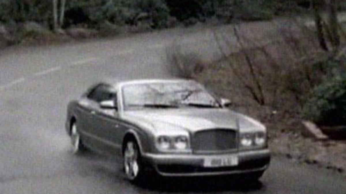 Bentley recheamă sute de maşini din cauza emblemei de pe capotă (VIDEO)