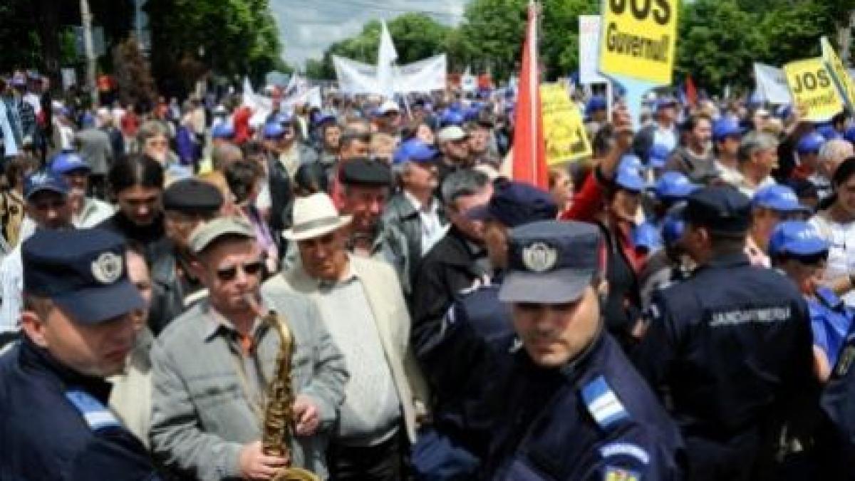 Protestele continuă: Peste 10.000 de sindicalişti ies marţi în stradă