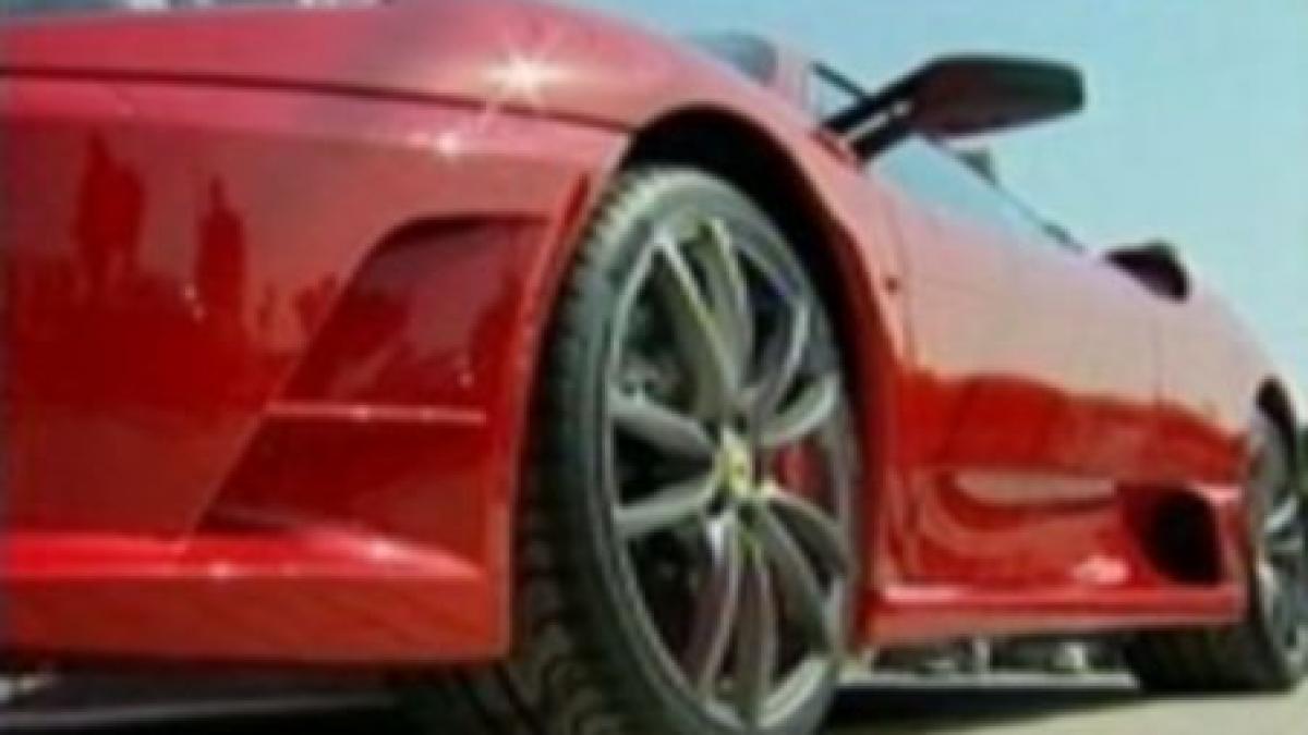 Un român a fost la un pas să intre în ţară cu un Ferrari furat (VIDEO)