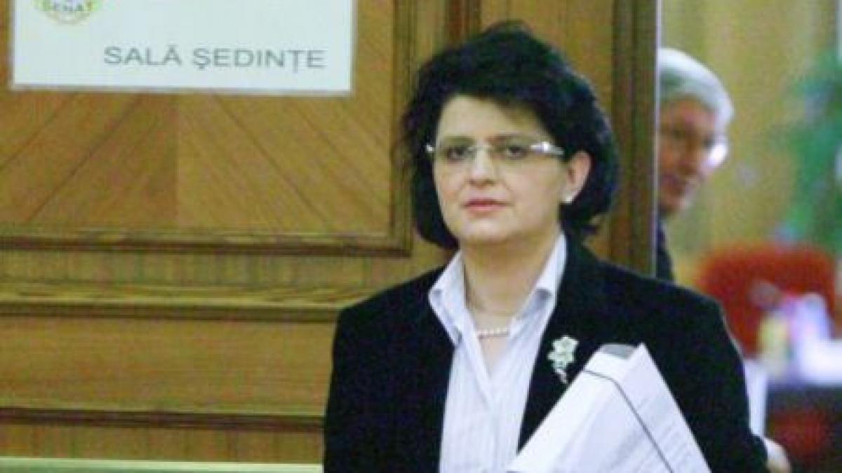 Anca Boagiu i-a demis pe şefii de la Autoritatea Rutieră şi Registrul Auto pe motive de ineficienţă