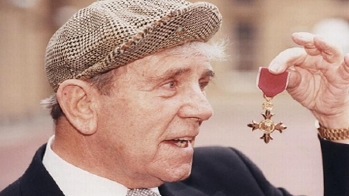 A murit Norman Wisdom, unul din cei mai mari comici britanici