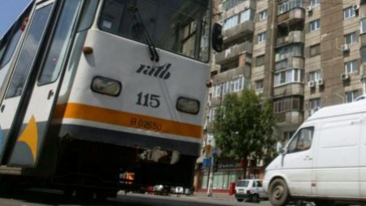 O femeie a murit în Capitală, după ce a fost călcată de tramvai