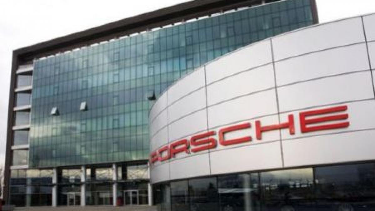 Porsche blochează accesul angajaţilor la reţele tip Facebook, de teama spionajului