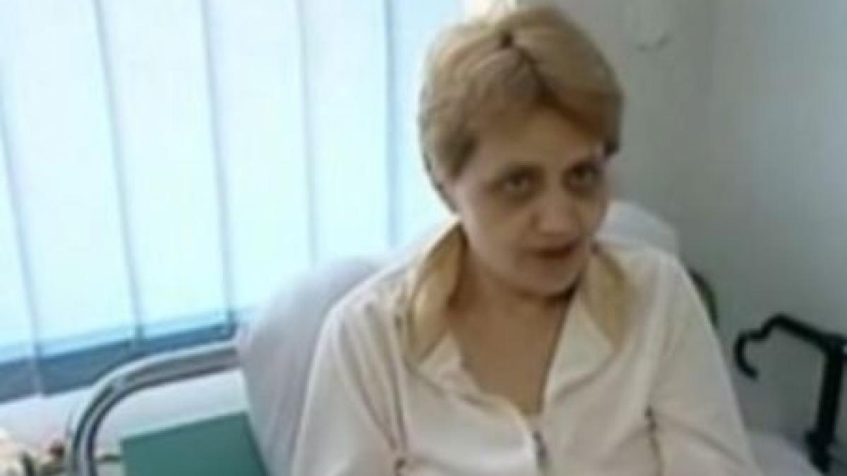 Învăţătoarea Cristina Anghel, de 50 de zile în greva foamei: "Nu voi renunţa" (VIDEO)