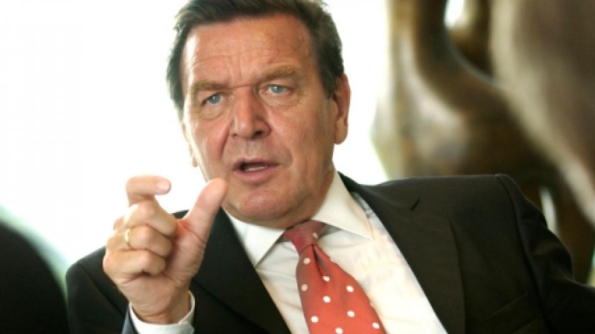 Gerhard Schroeder, fostul cancelar german, în vizită la Bucureşti 