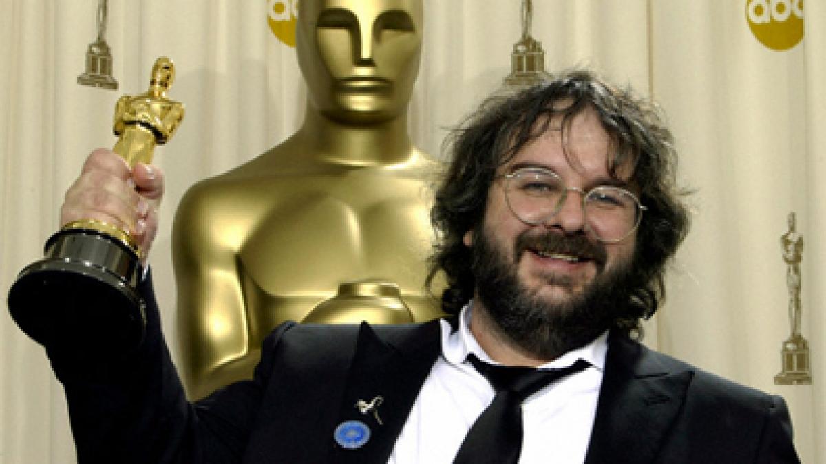 Peter Jackson va regiza filmele &quot;Hobbit&quot;. Filmările încep în februarie 2011