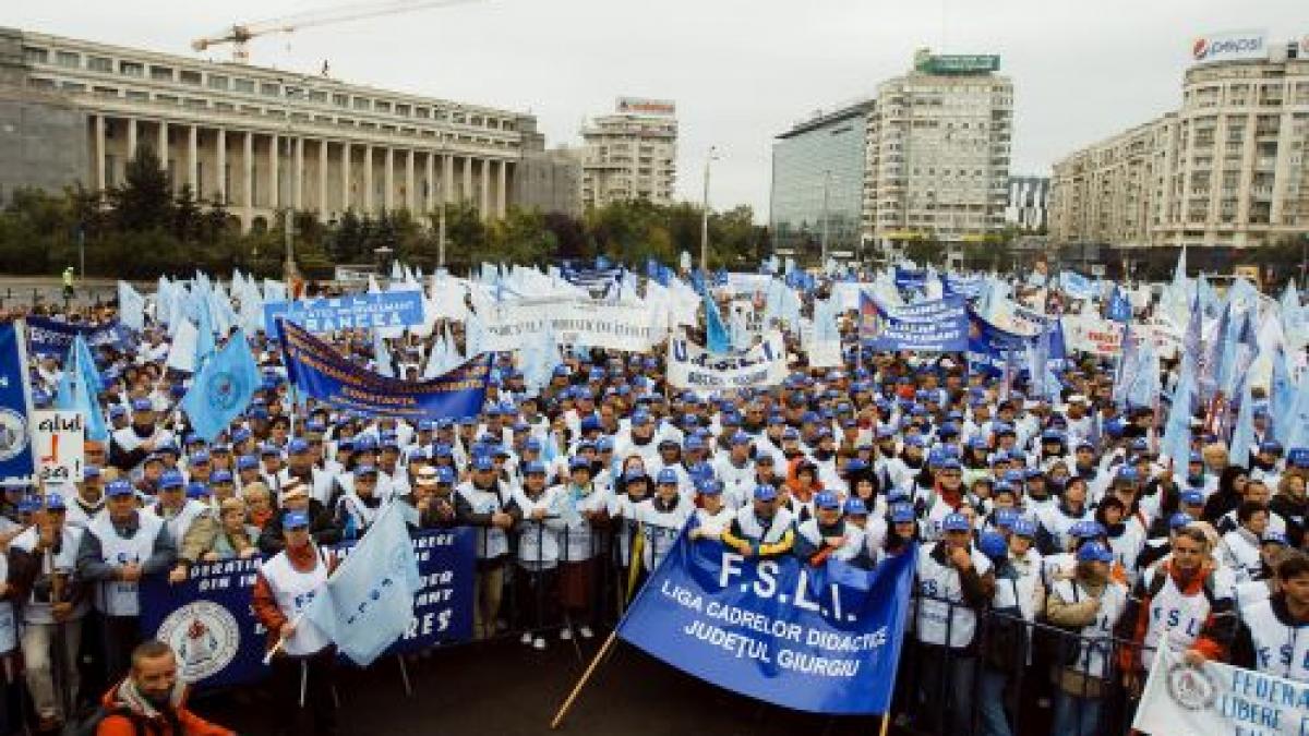 Sindicaliştii pregătesc un miting amplu în ziua moţiunii: 50.000 de oameni, aşteptaţi să participe