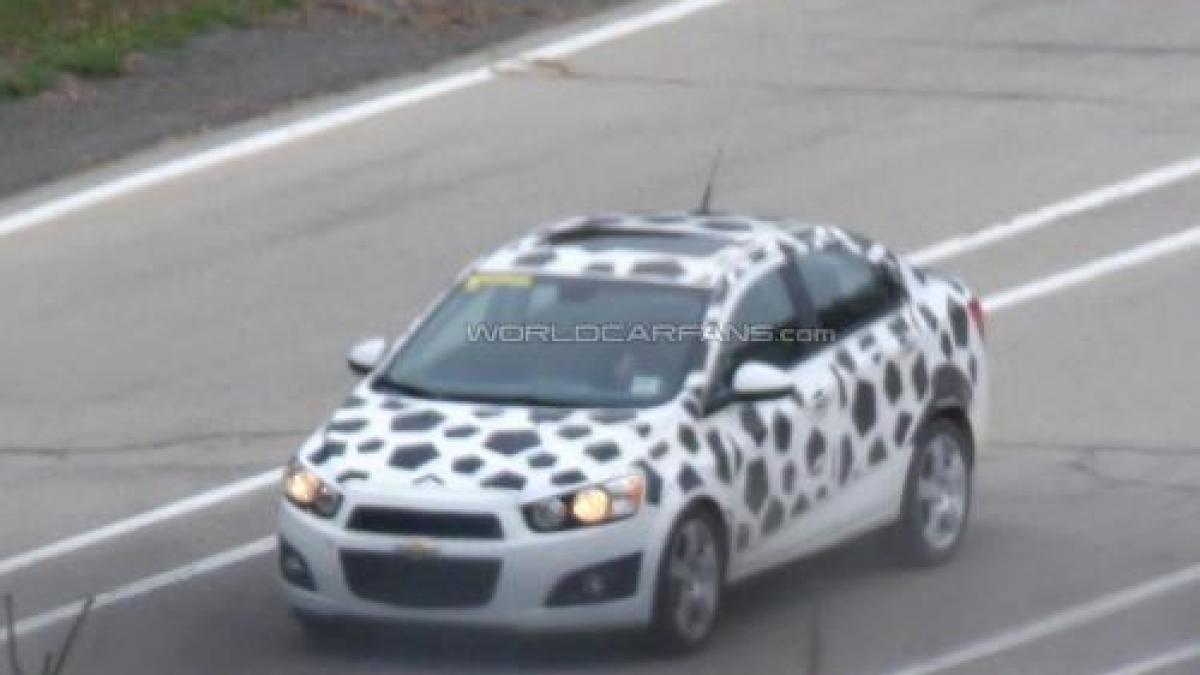 Chevrolet Aveo sedan 2012, în imagini spion (FOTO)