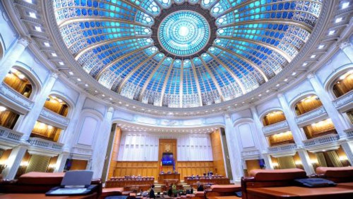 Moţiunea de cenzură împotriva Guvernului Boc, citită în Parlament. Vezi textul documentului