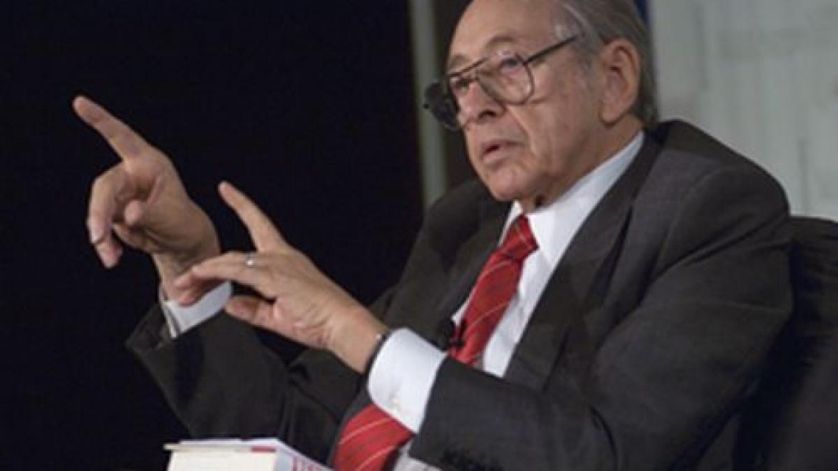 Previziunile lui Alvin Toffler: Femeile vor fi mai puternice şi vom lucra mai mult de acasă