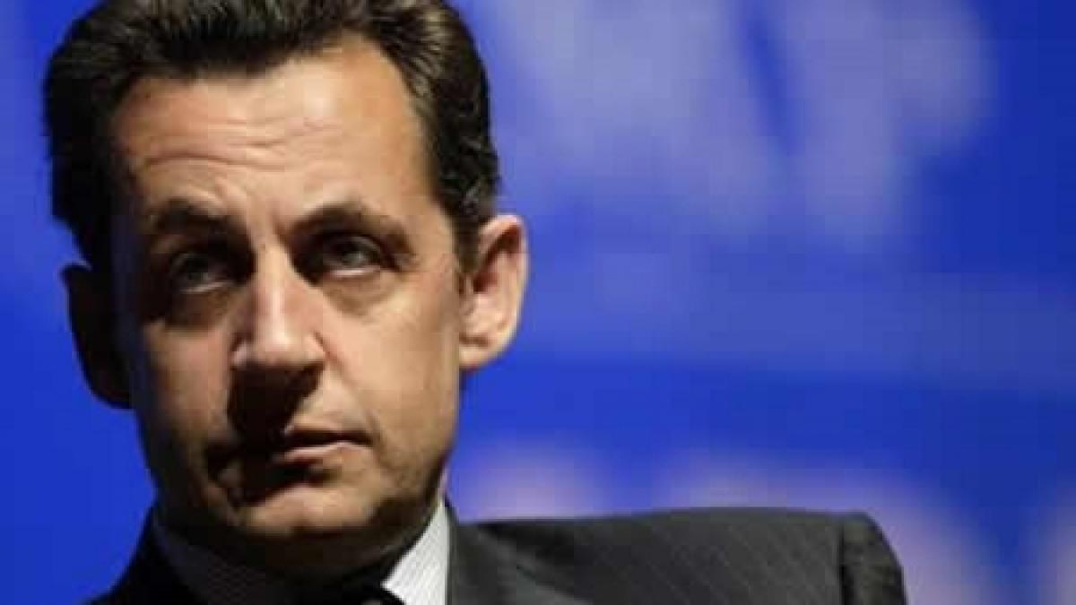 Sarkozy: Manifestanţii care blocheză depozitele de benzină iau ţara ostatică