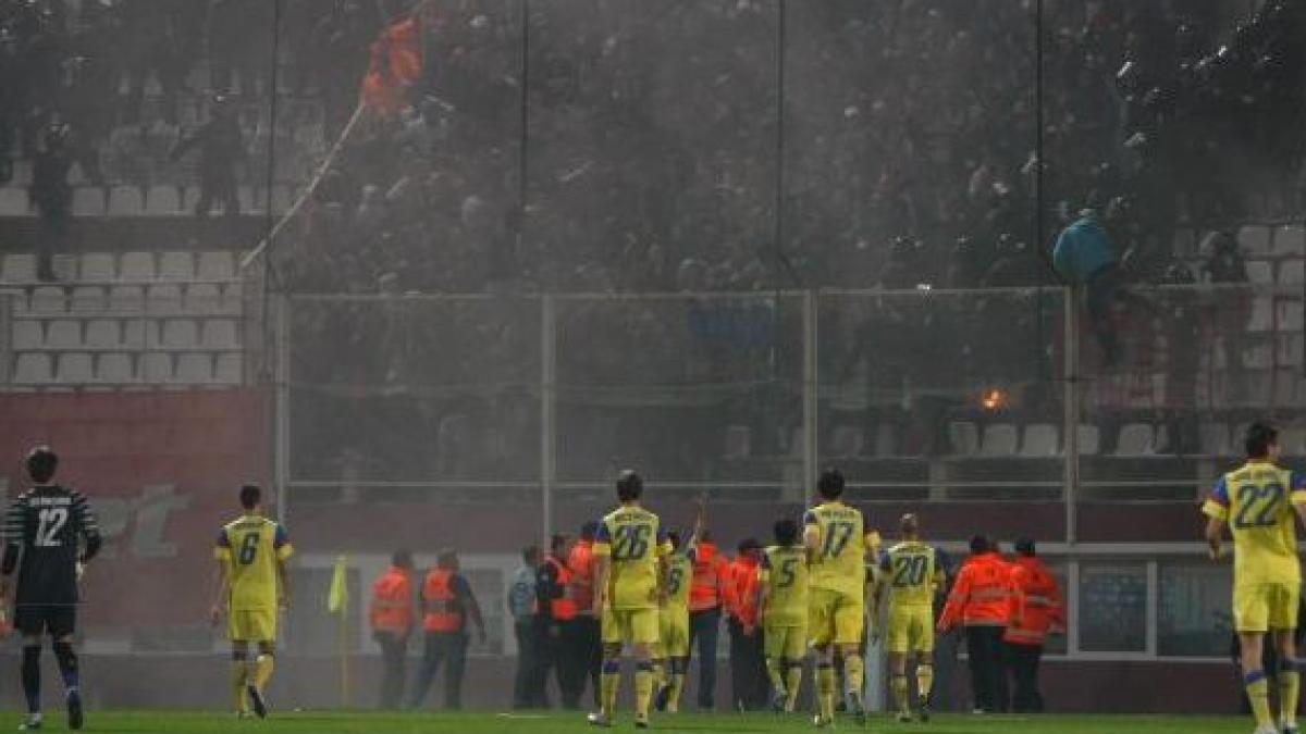 Peste 200 de suporteri, audiaţi de poliţie pentru incidentele de la Rapid - Steaua