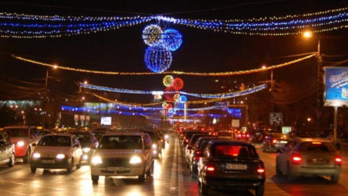 Primărille pregătesc decoraţiunile de iarnă cu un buget de criză