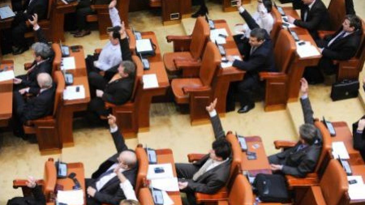 Modificarea Regulamentului Camerei Deputaţilor, adoptată. Opoziţia va sesiza Curtea Constituţională