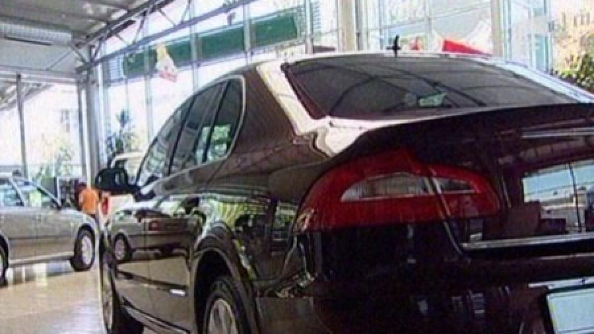 Creditul auto, pe cale de dispariţie. Românii îşi cumpără maşini &quot;cu banii jos&quot;