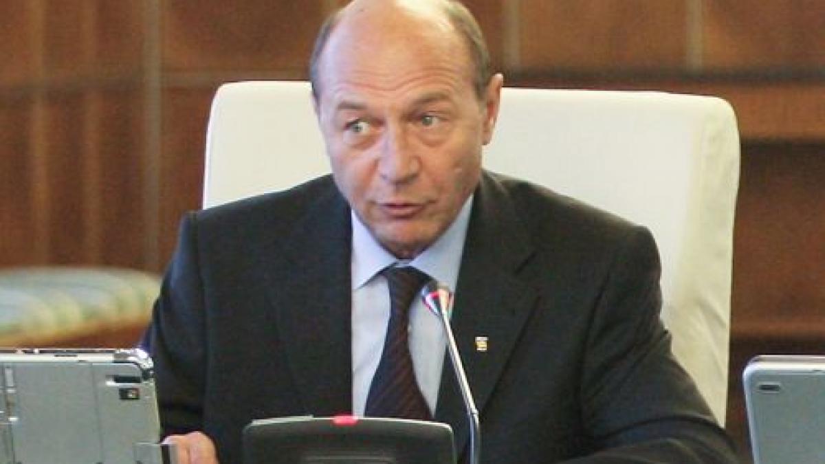 Băsescu, în şedinţa de Guvern: Poliţia s-a transformat într-o structură care apără clanurile mafiote 