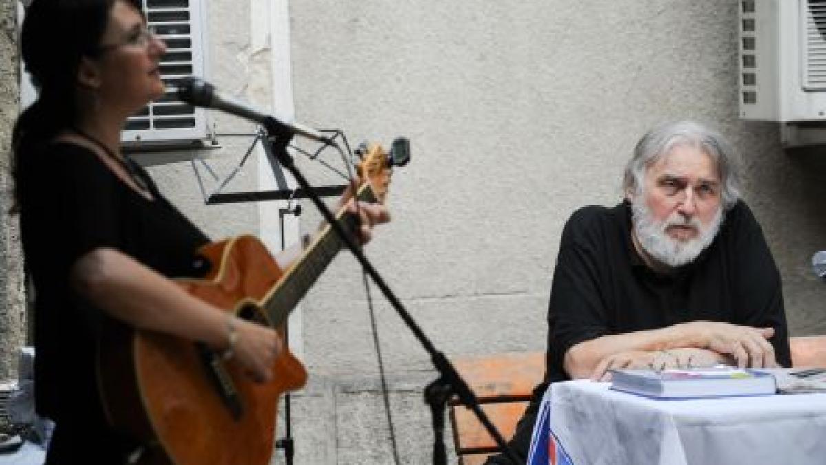 Două poezii, semnate Adrian Păunescu, cântate la Festivalul Bistriţa Folk