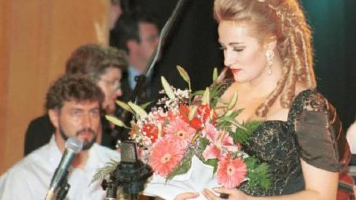 Soprana Roxana Briban s-a sinucis. Suferea de o depresie după ce a fost concediată de la Opera Naţională