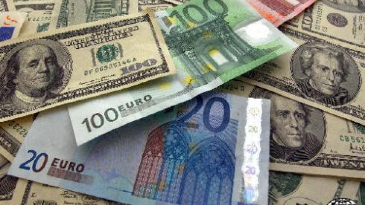 Euro, la minimul ultimelor şapte săptămâni faţă de dolar, din cauza crizei din zona euro