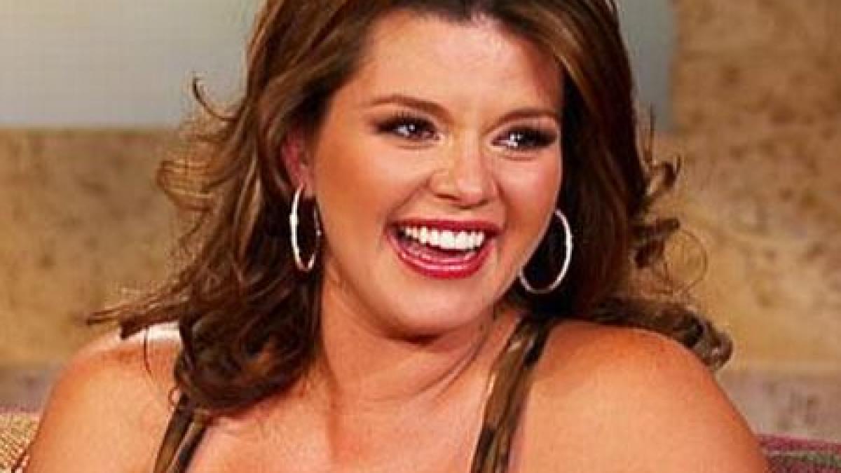 S-a făcut de râs: Fosta Miss Univers, Alicia Machado, a confundat Coreea cu China