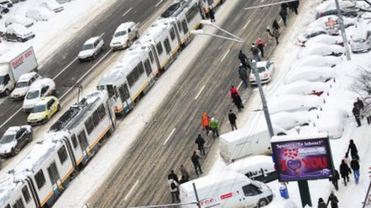 A venit iarna: Mai multe judeţe din ţară, afectate de ninsoare. Vezi prognoza meteo