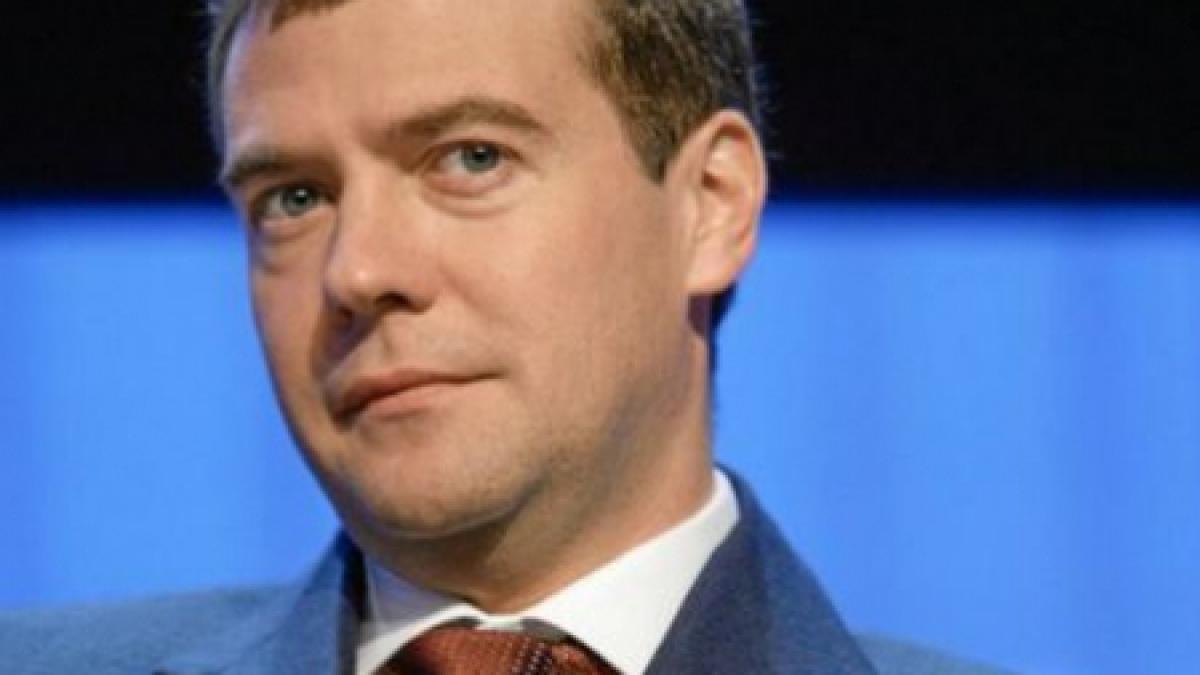 Dmitri Medvedev denunţă &quot;legăturile directe&quot; dintre grupurile infracţionale şi poliţia rusă