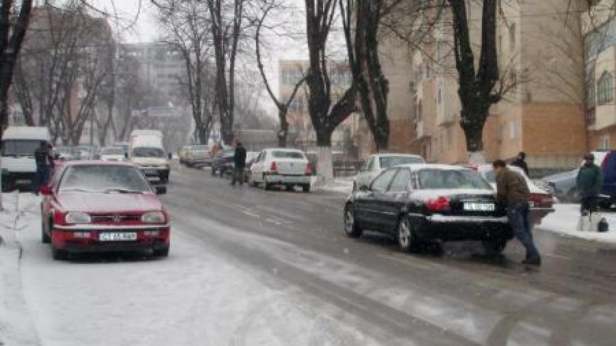 Trafic îngreunat din cauza poleiului: Sunt probleme pe DN2 Buzău – Urziceni şi pe DN2B Buzău – Brăila