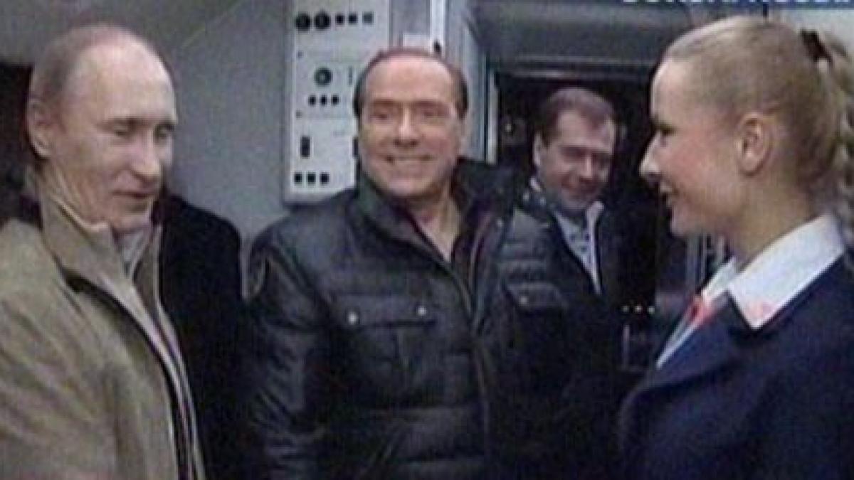 Putin, Medvedev şi Berlusconi - întâlnire la un biliard şi un film