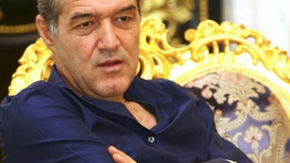 Gigi Becali a fost răsplătit cu o medalie, după ce a construit o biserică în Vrancea