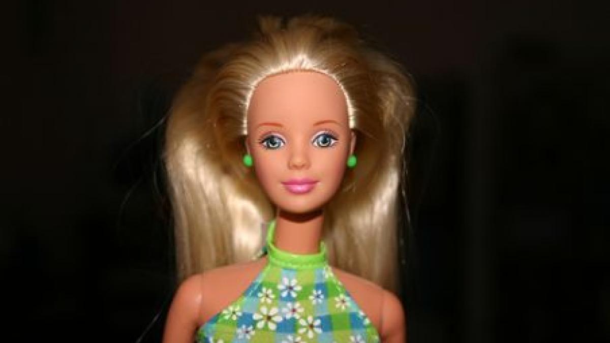 Alertă FBI: Păpuşă Barbie echipată cu o cameră video, vândută pe piaţa din SUA