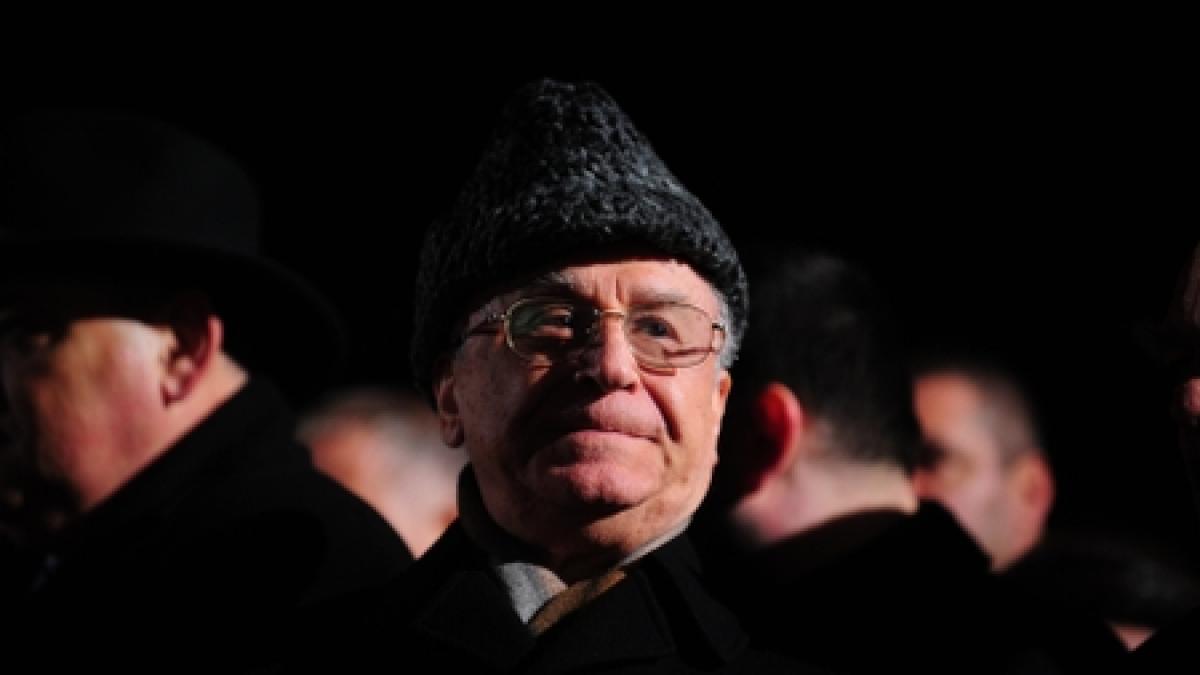 Iliescu ar fi decretat detenţia pe viaţă pentru Ceauşeşti. Fostul preşedinte: E o făcătură ordinară