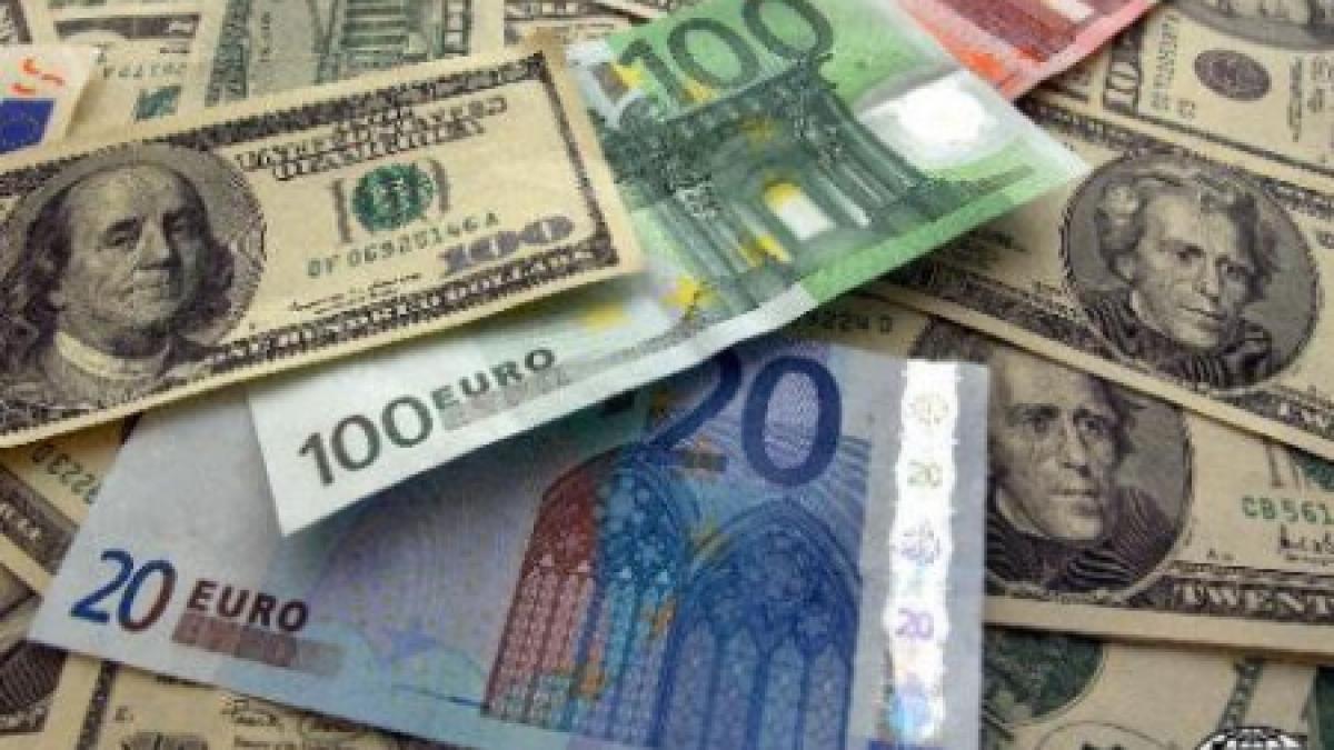 Leul îşi reia deprecierea în faţa euro. Vezi cursul valutar