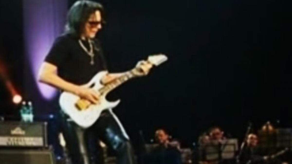 Steve Vai, concert incendiar la Sala Polivalentă: Peste 5.000 de oameni au fost prezenţi