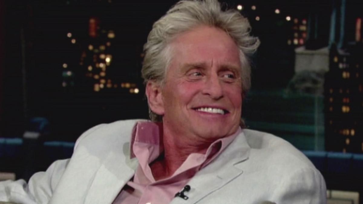 Michael Douglas a revenit pe platourile de filmare, după tratamentul contra cancerului